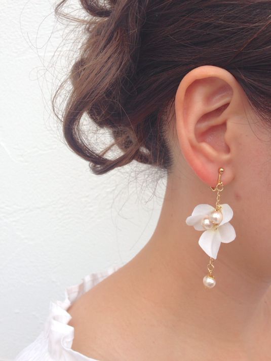 A variety of earrings enrich your daily life Simple earrings in your life